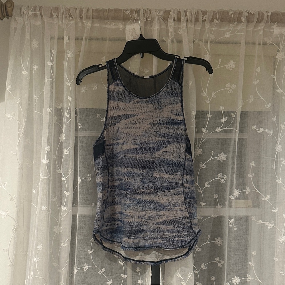 Lululemon tank top